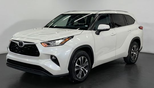 Toyota • Highlander