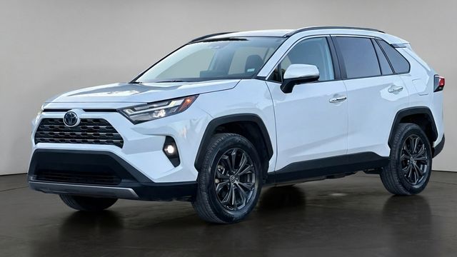 Toyota • RAV4