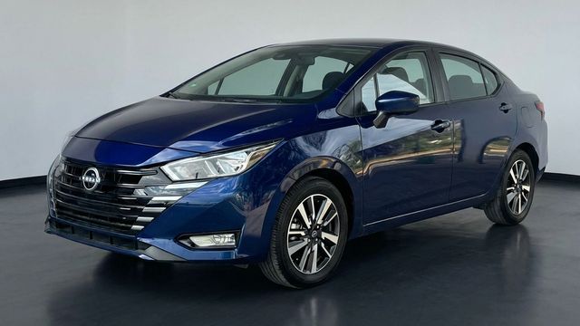Nissan • Versa