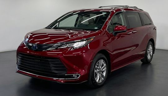 Toyota • Sienna