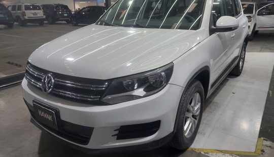 Volkswagen • Tiguan