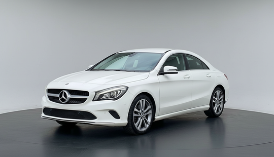 Mercedes Benz • Clase CLA
