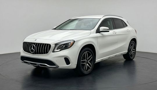 Mercedes Benz • Clase GLA