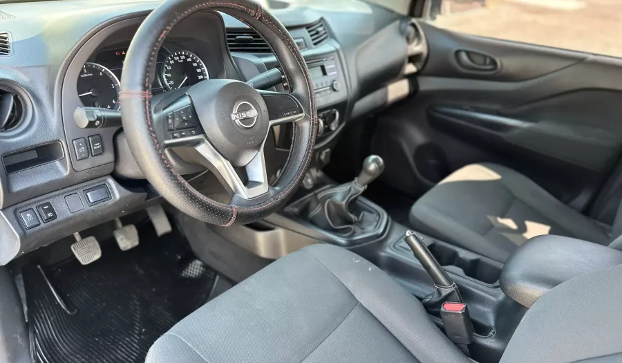 Nissan Frontier 2.5 DOBLE CABINA DIESEL 4WD Pickup 2023