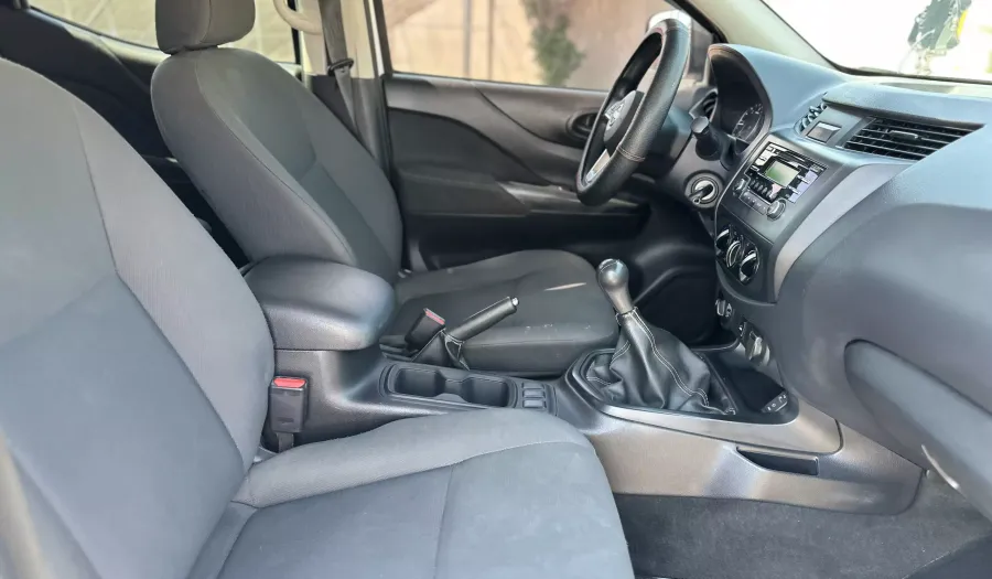 Nissan Frontier 2.5 DOBLE CABINA DIESEL 4WD Pickup 2023