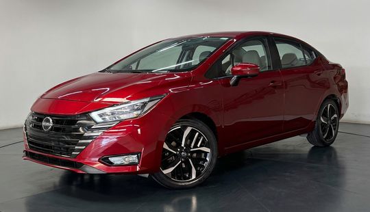 Nissan • Versa