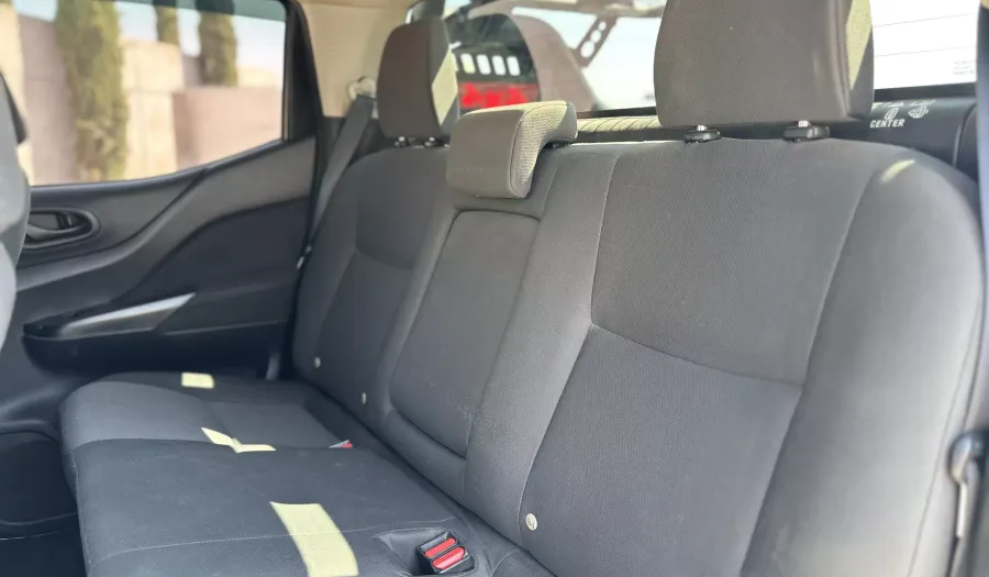 Nissan Frontier 2.5 DOBLE CABINA DIESEL 4WD Pickup 2023