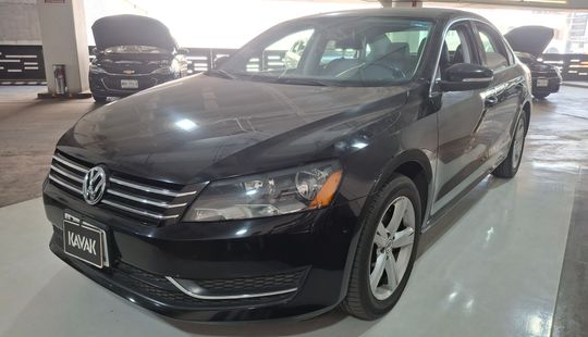 Volkswagen • Passat