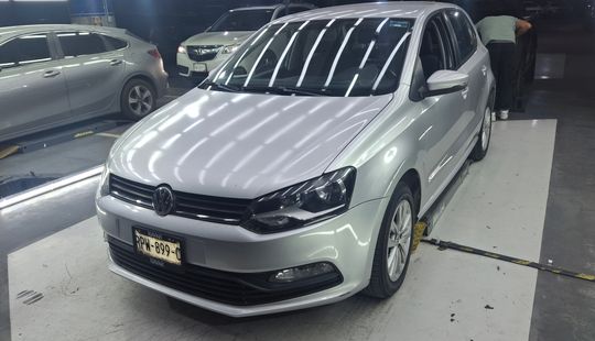 Volkswagen • Polo