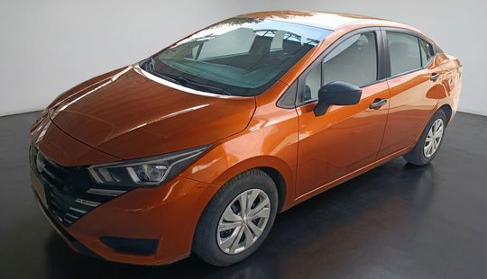 Nissan • Versa