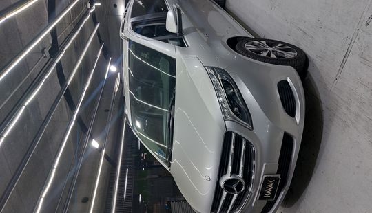 Mercedes Benz • Clase V