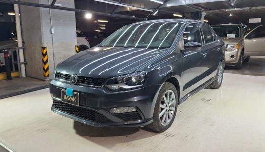 Volkswagen • Vento