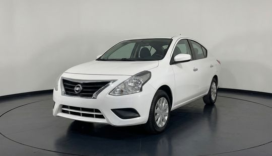 Nissan • Versa