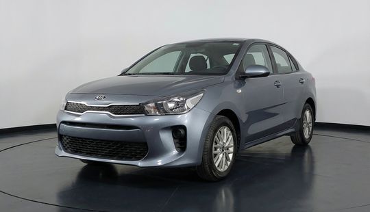 2020 • 99,600 km • Automático