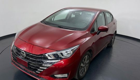 Nissan • Versa