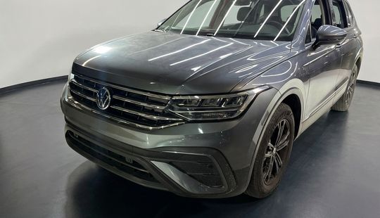 Volkswagen • Tiguan