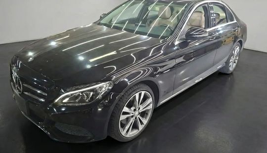 Mercedes Benz • Clase C