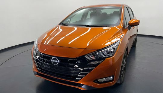 Nissan • Versa