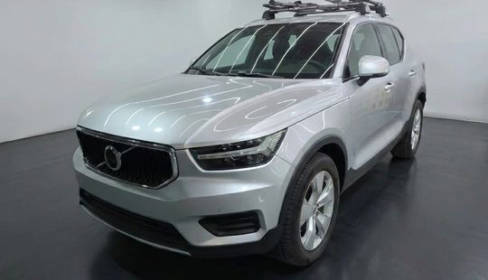 Volvo • XC40
