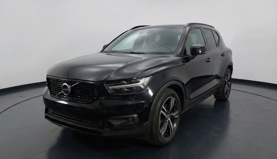 Volvo • XC40