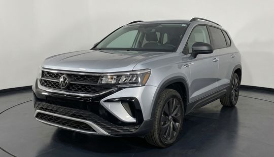 Volkswagen • Taos