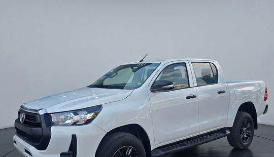 Toyota • Hilux