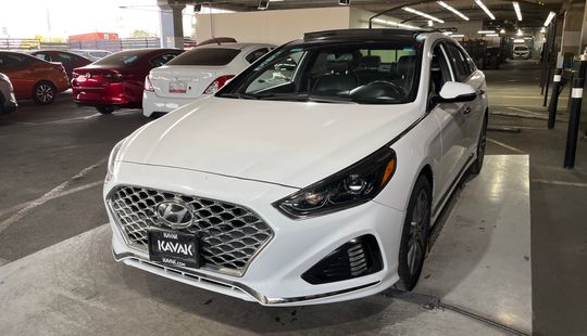 Hyundai • Sonata