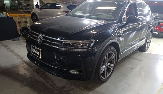 Volkswagen • Tiguan