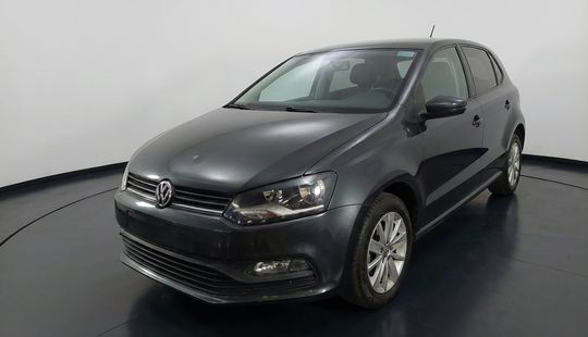 Volkswagen • Polo