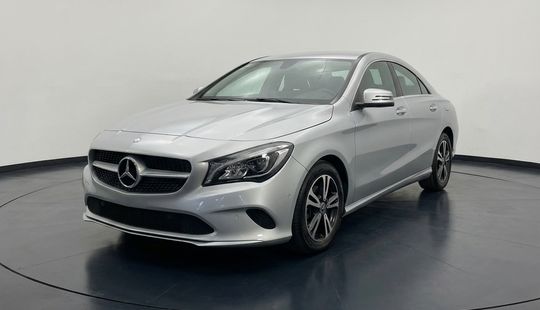 Mercedes Benz • Clase CLA