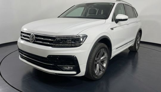 Volkswagen • Tiguan