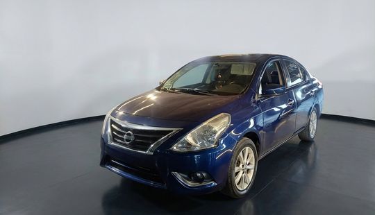 Nissan • Versa