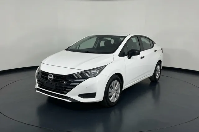 Nissan · Versa