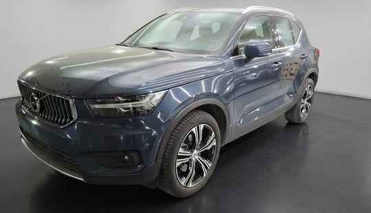 Volvo • XC40