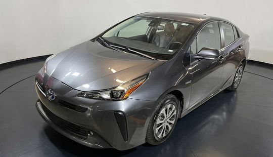 Toyota • Prius