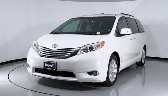 Toyota • Sienna