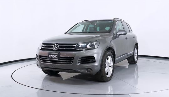 Volkswagen • Touareg