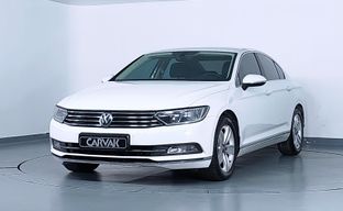 Volkswagen • Passat