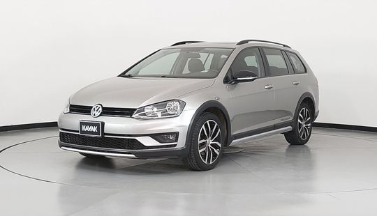 Volkswagen • Golf SportWagen