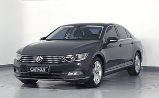 Volkswagen • Passat