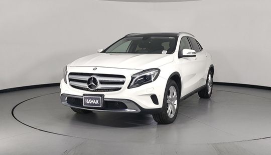 Mercedes Benz • Clase GLA