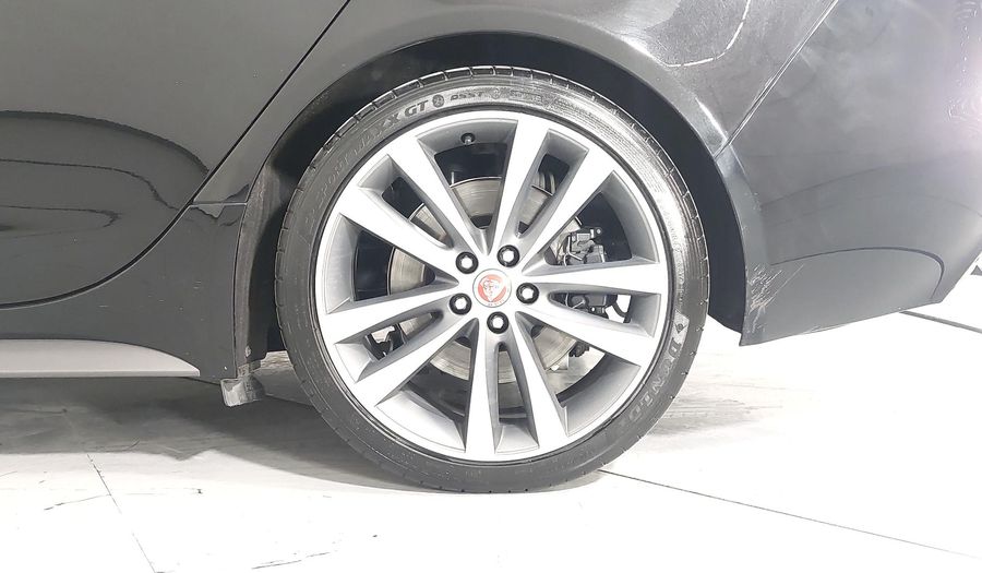 Jaguar Xe 2.0 SPORT 300 AUTO 4WD Sedan 2019