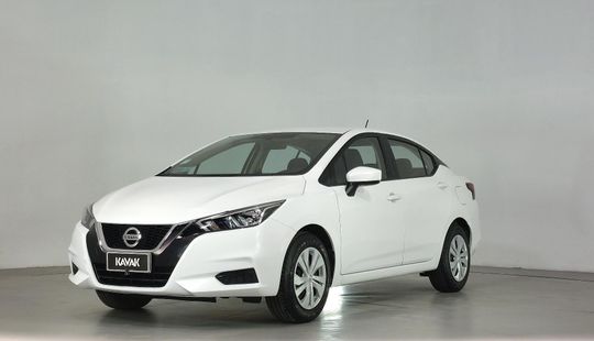 Nissan • Versa