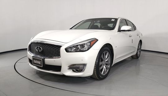 Infiniti • Q70