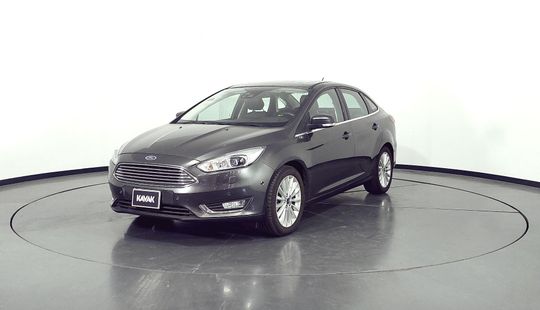 Ford Focus III 2.0 Sedan Titanium At6 L/14 2015