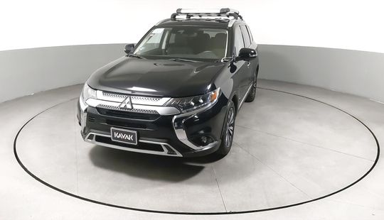 Mitsubishi • Outlander