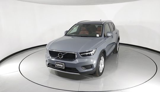 Volvo • XC40