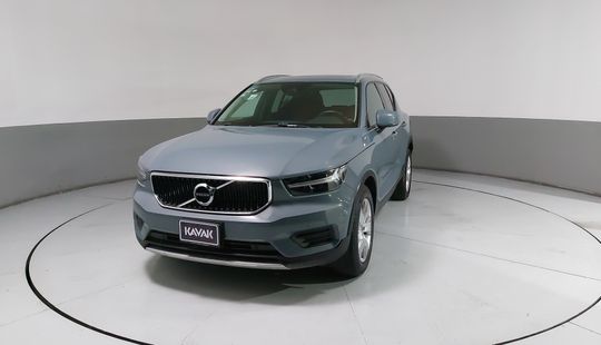 Volvo • XC40