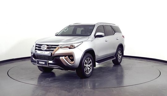 Toyota SW4 2.8 Srx 177cv 4x4 7as At-2018