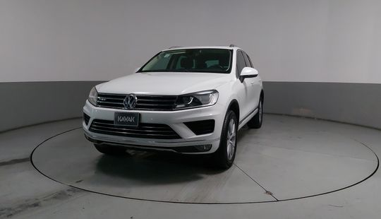 Volkswagen • Touareg